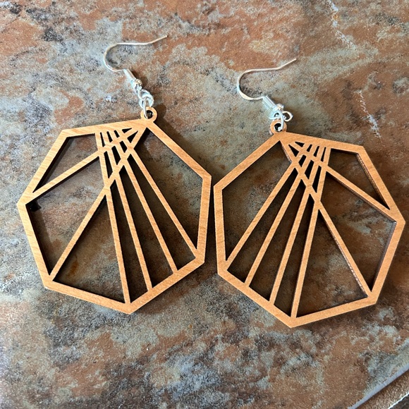 Geometric wooden dangle earrings - Picture 5 of 7